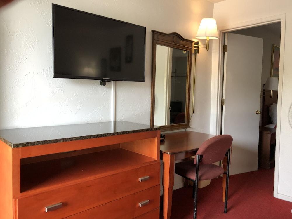 Best Budget Inn photo 5