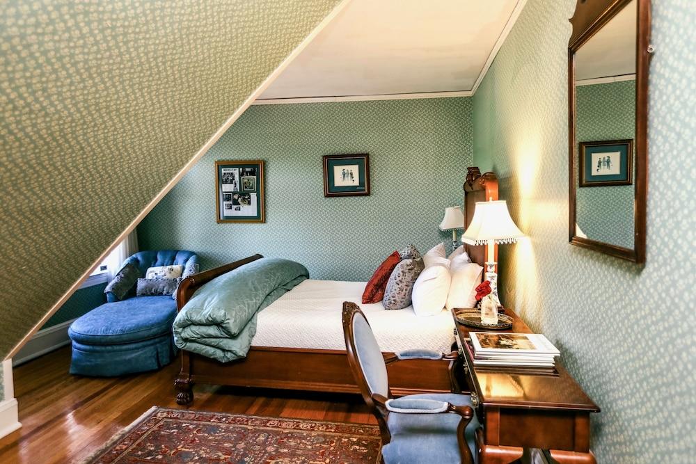 Wilburton Inn photo 93