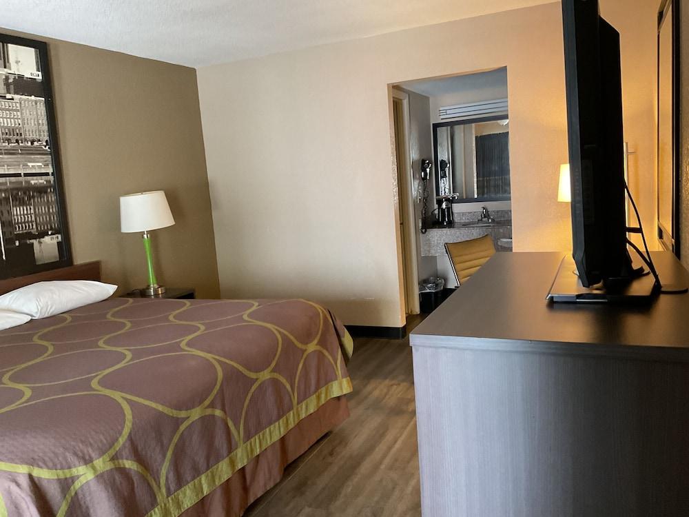Super 8 by Wyndham Chattanooga/East Ridge photo 33