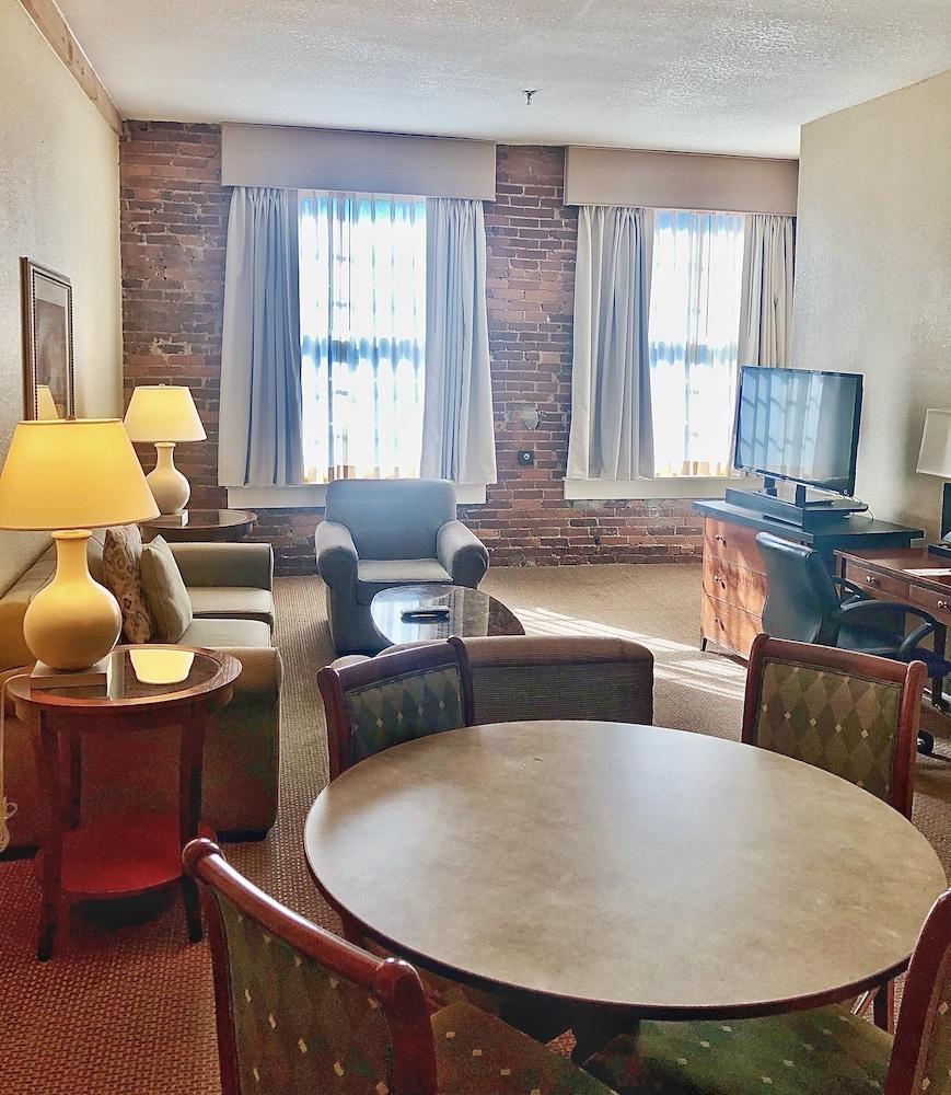 Hawthorn Extended Stay by Wyndham Rome photo 17