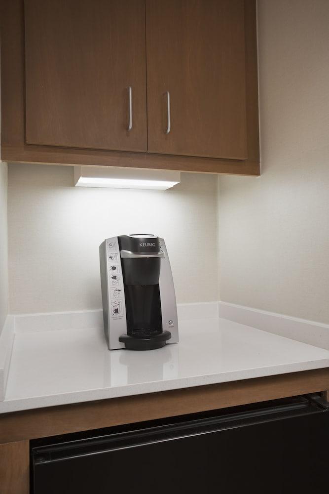 Holiday Inn Grand Rapids Airport by IHG photo 2