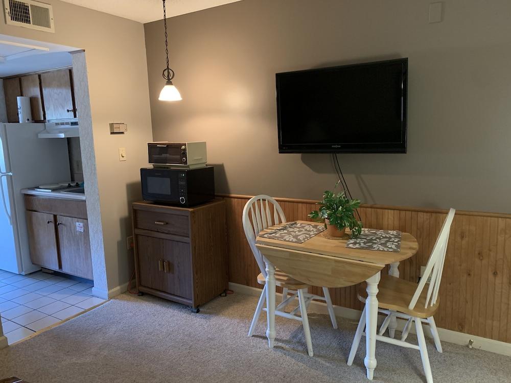 Laurel Inn Condominium photo 72