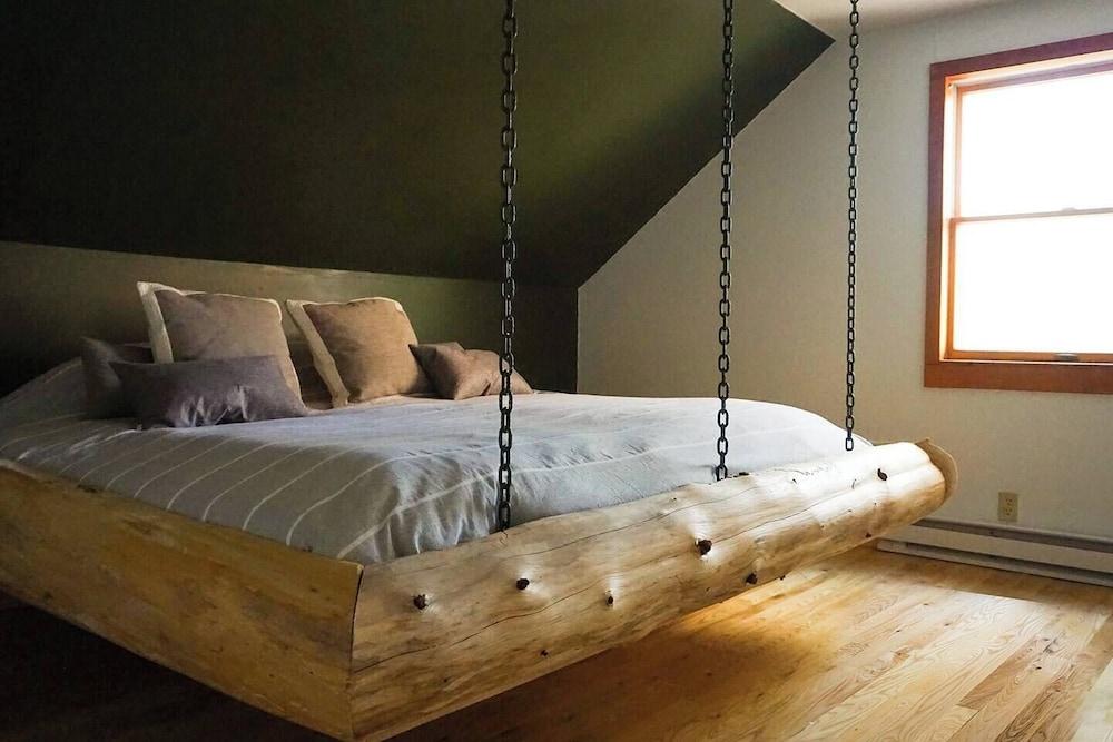Upscale Hostel by Lake George & Gore Mtn photo 37