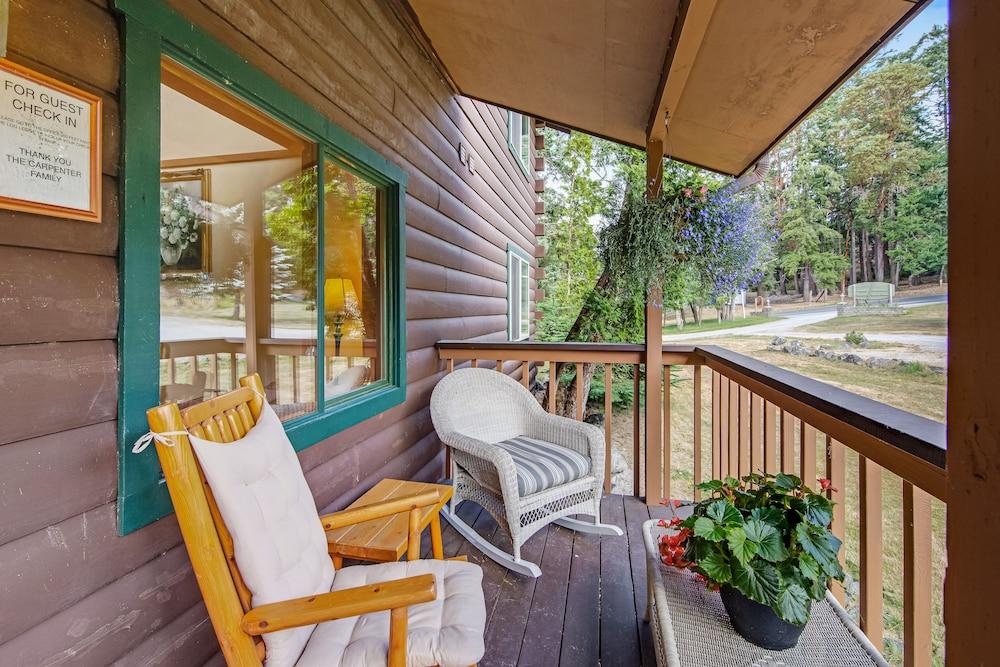 Deer Harbor Inn photo 53