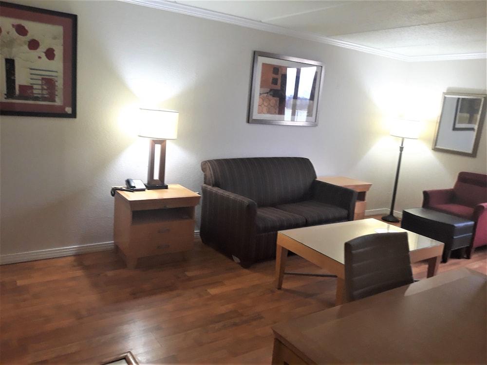 Madison Inn and Suites photo 19