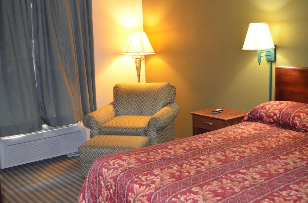 Plaza Inn Big Spring photo 8