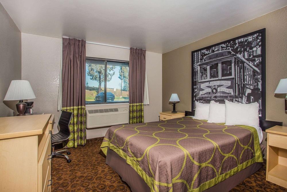Super 8 by Wyndham Vacaville photo 9