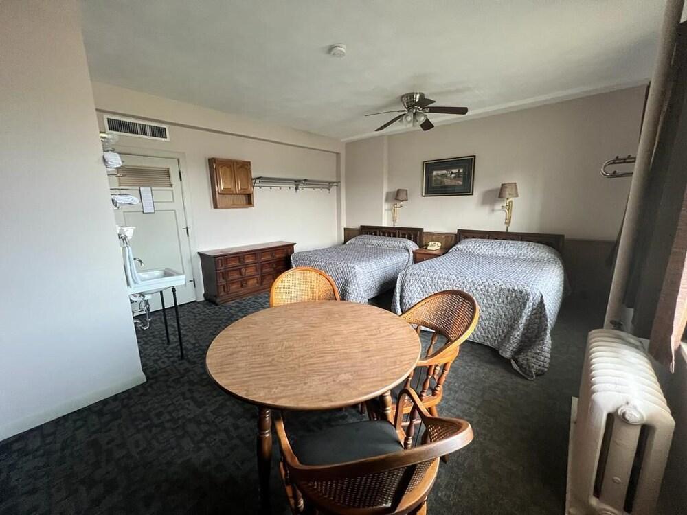 Canfield Hotel photo 11