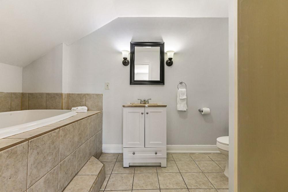 Canal Express Rooms photo 2