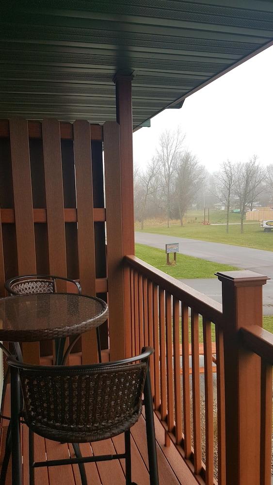 Appeldoorn's Sunset Bay Resort photo 32
