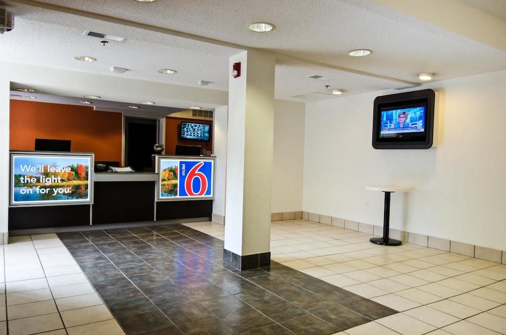 Motel 6 Springfield, VA - Washington DC Southwest photo 2