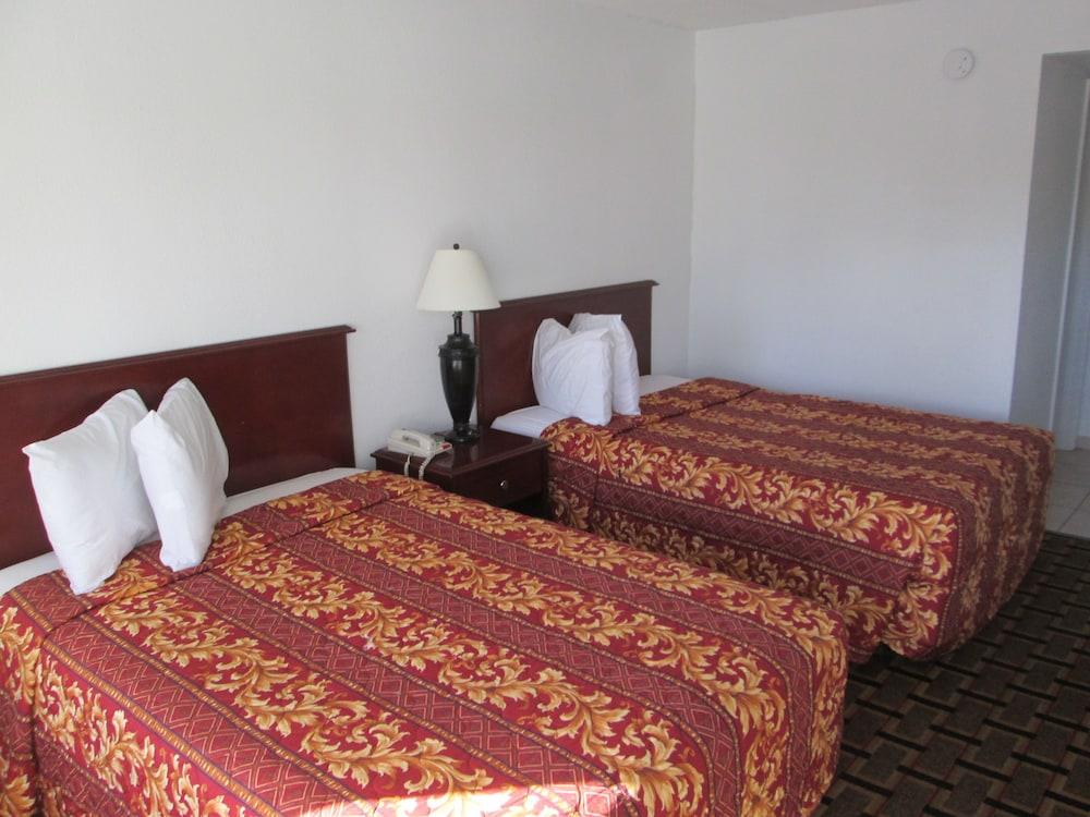Budget Inn Cocoa photo 41