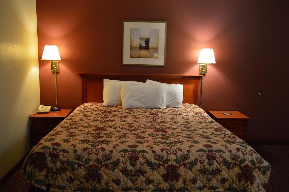 Economy Inn photo 8