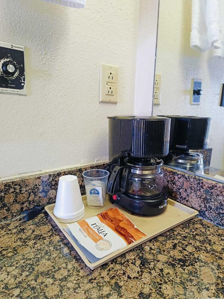 Victorian Inn photo 16