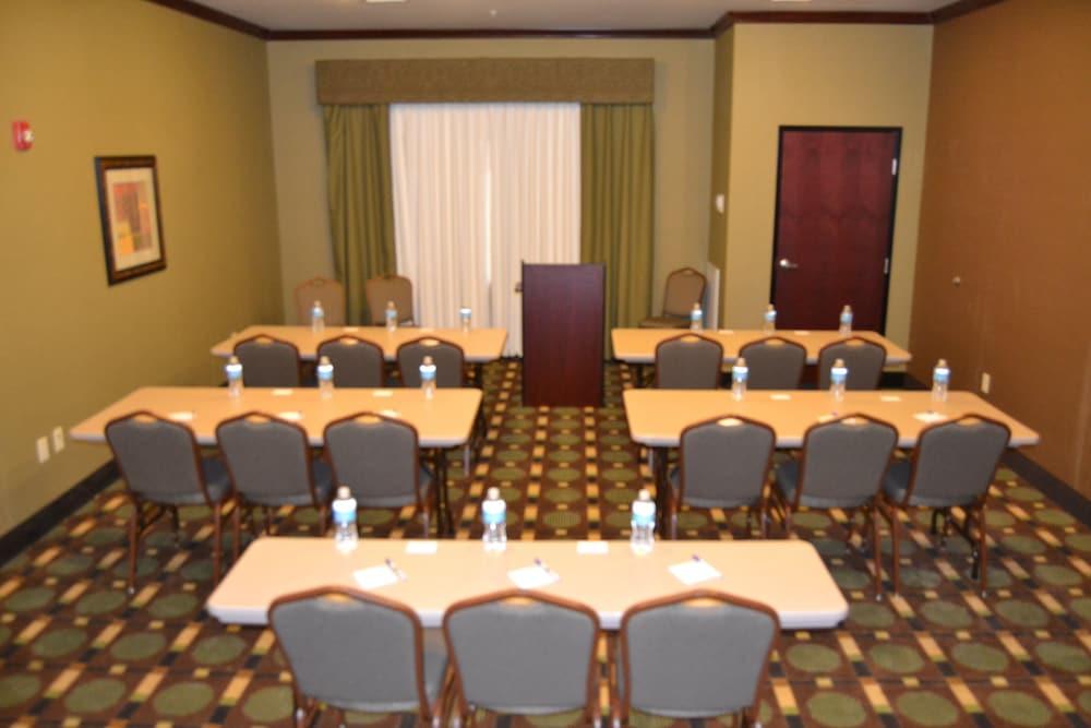 Holiday Inn Express Heber Springs by IHG photo 27