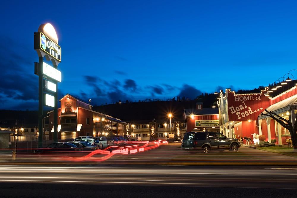Cousins Country Inn photo 90