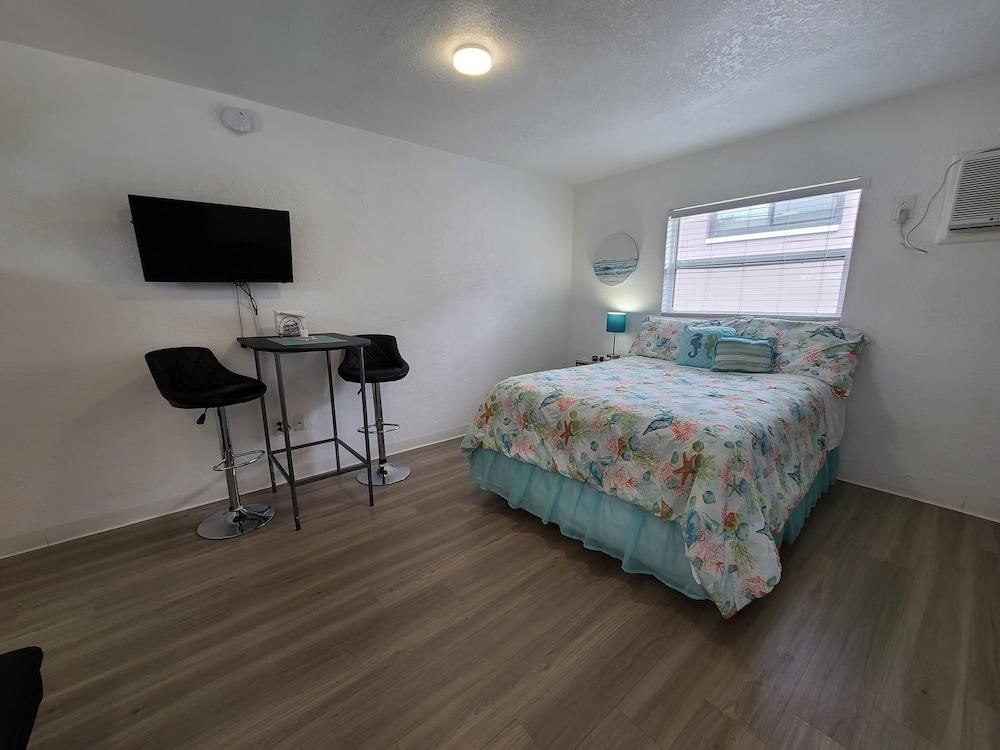 Sun Island Motel photo 63