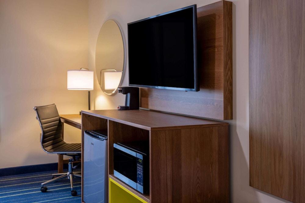 Days Inn by Wyndham Grayson photo 29