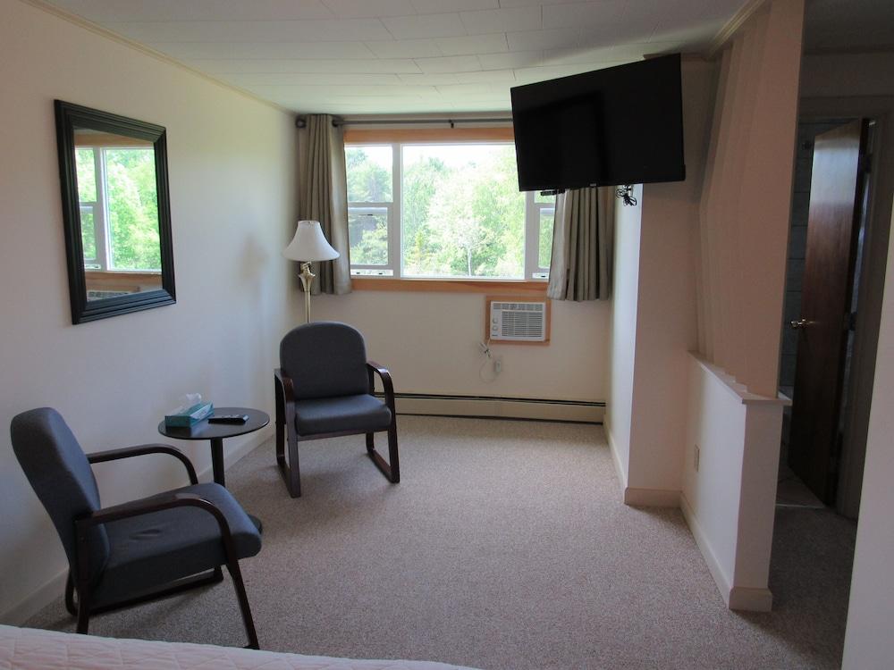 Acadia Gateway Motel photo 42