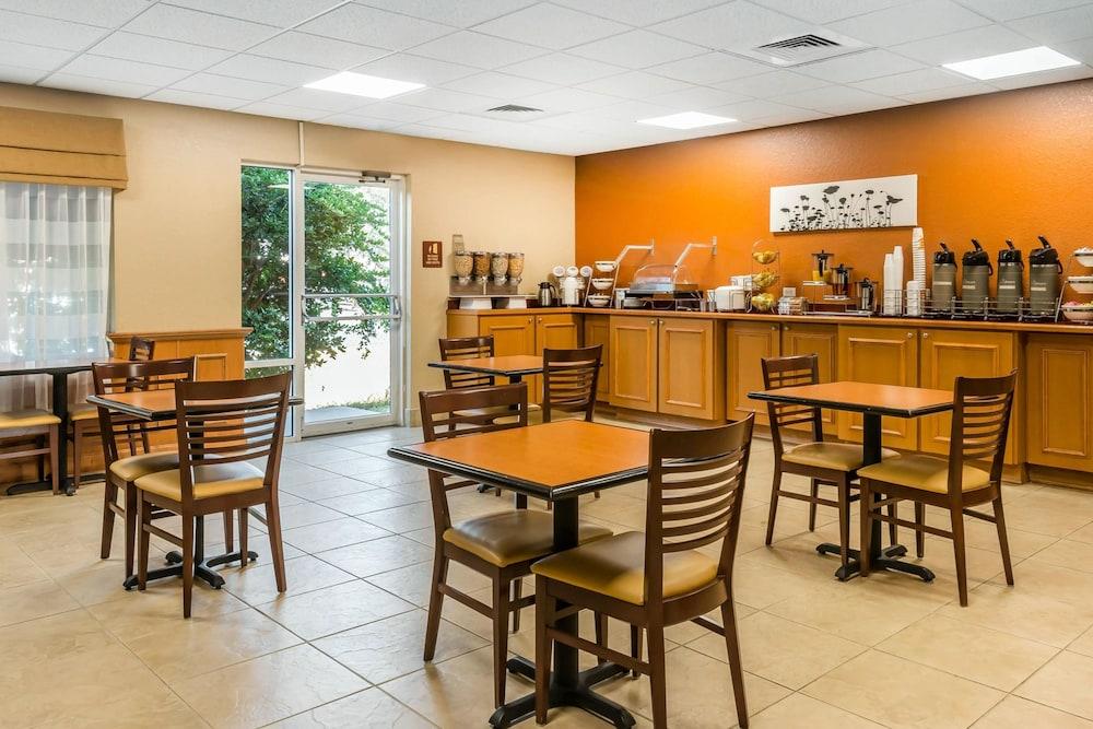 Sleep Inn and Suites - Ocala / Belleview photo 42