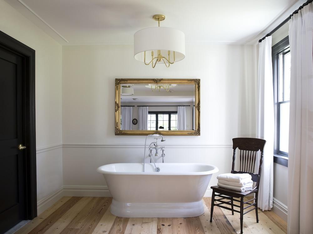 Hasbrouck House photo 32