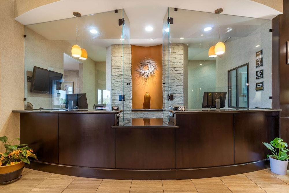 Best Western Plus Lytle Inn & Suites photo 19