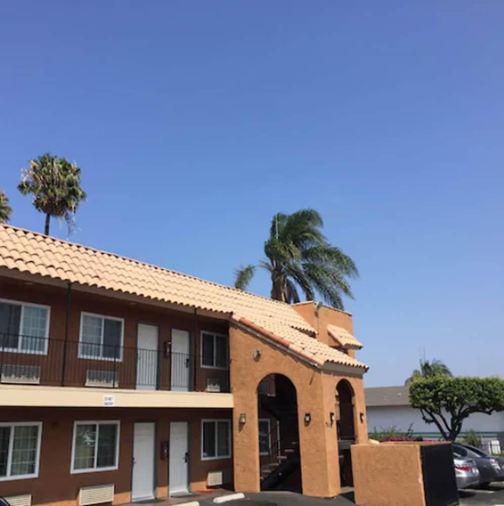 National City Motel photo 15