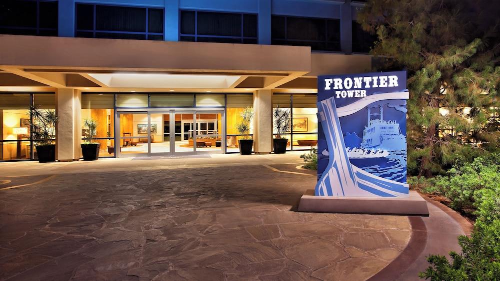 Disneyland Hotel photo 10