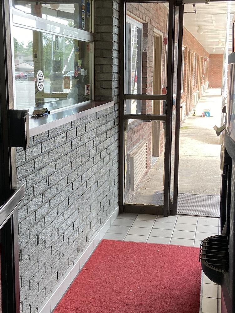 Deer Park Motor Inn photo 7