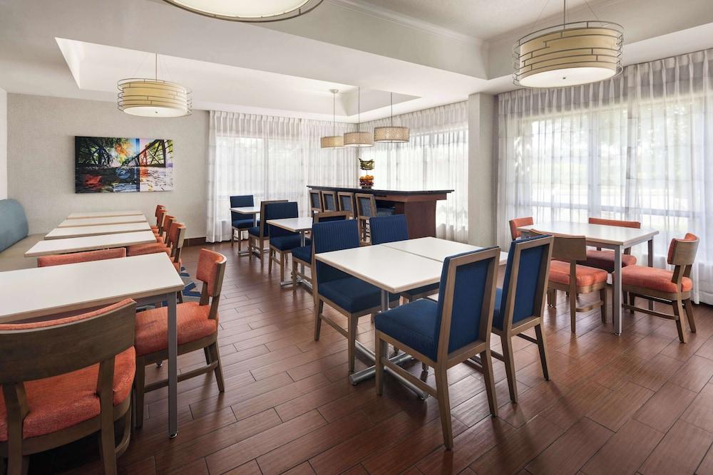 Hampton Inn Minneapolis NW Maple Grove photo 24
