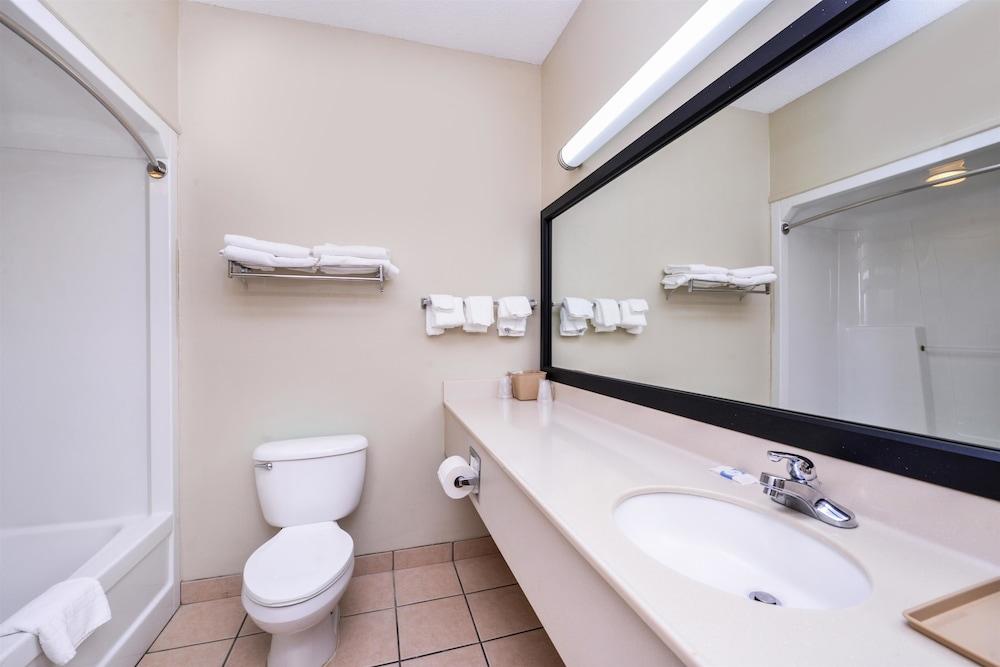 Americas Best Value Inn Wiggins photo 29