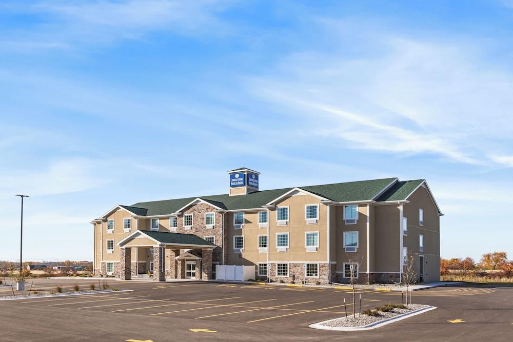 Cobblestone Hotel & Suites - Eaton photo 1
