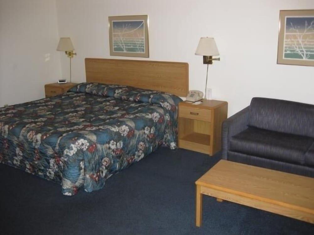 Econo Lodge Waupaca photo 6