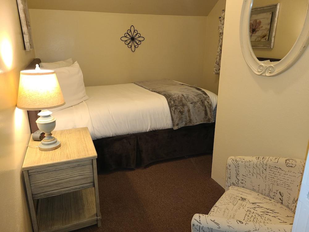 Lamplighter Cabins & Suites photo 24