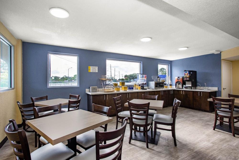 Days Inn by Wyndham Apopka/Orlando photo 42