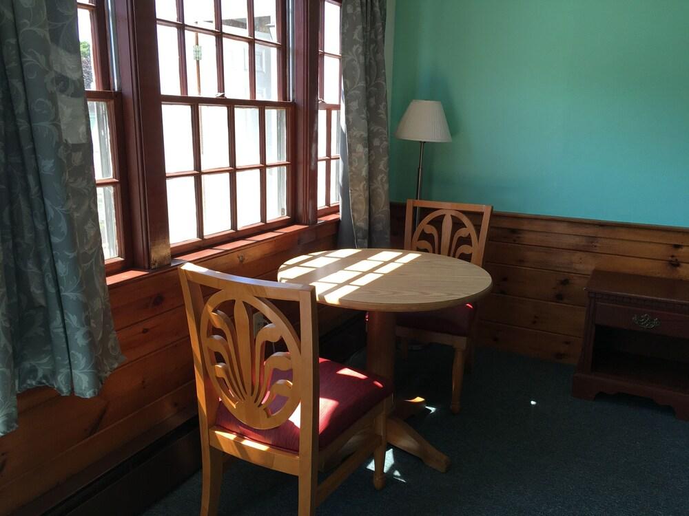 Bass River Motel photo 7