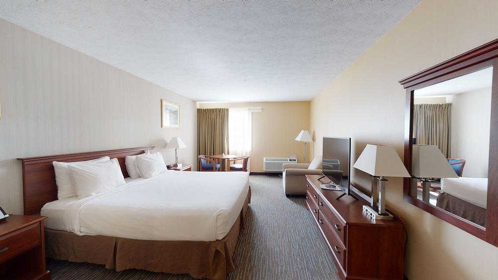 Ramada by Wyndham Strasburg/Shenandoah Valley photo 8