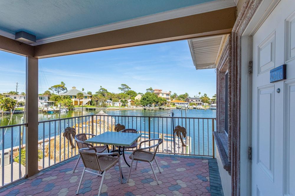 Bay Palms Waterfront Resort - Hotel and Marina photo 27