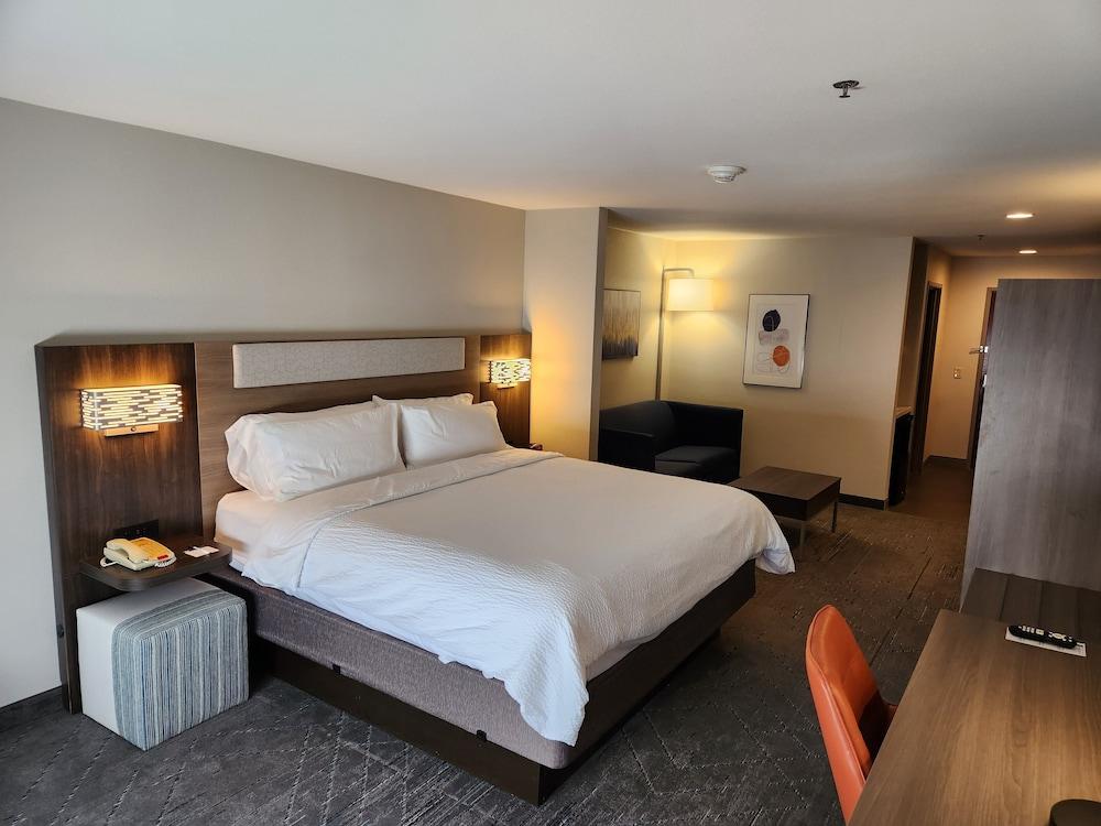 Holiday Inn Express & Suites Perry by IHG photo 24