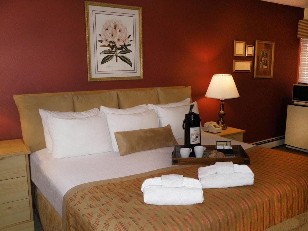 The River's Edge Motel Lodge & Resort photo 13