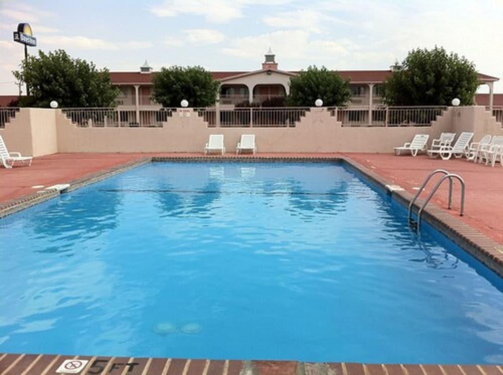 Days Inn by Wyndham Van Horn TX photo 23