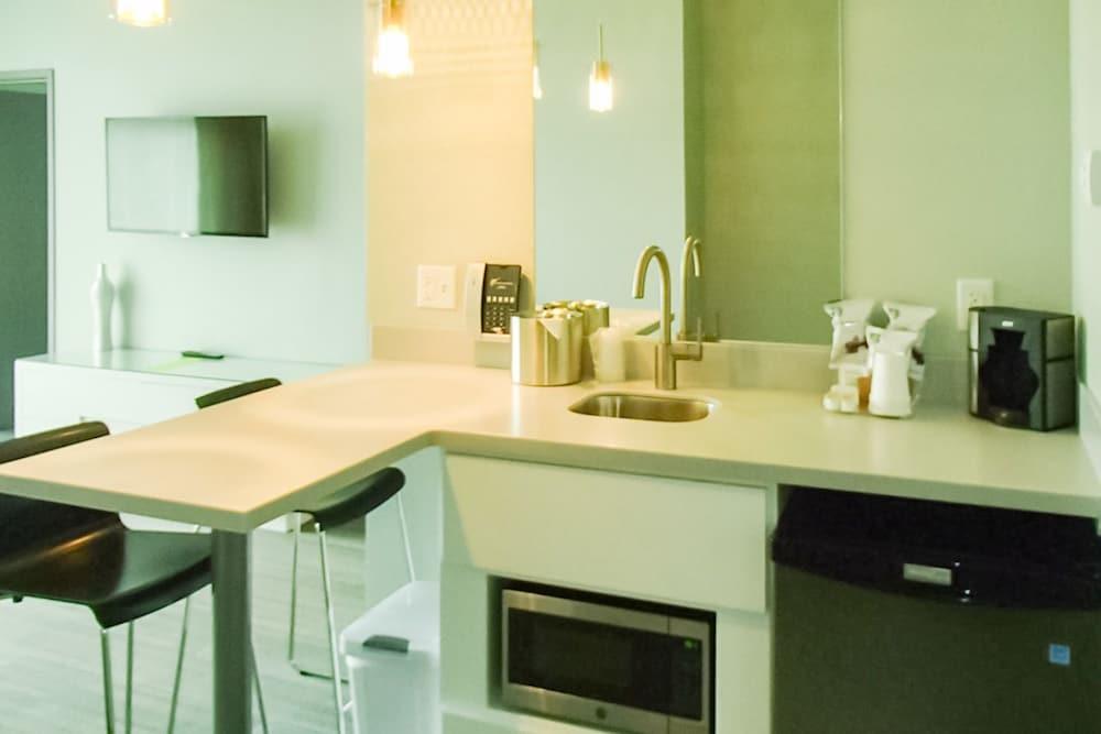 Garland Hotel photo 2