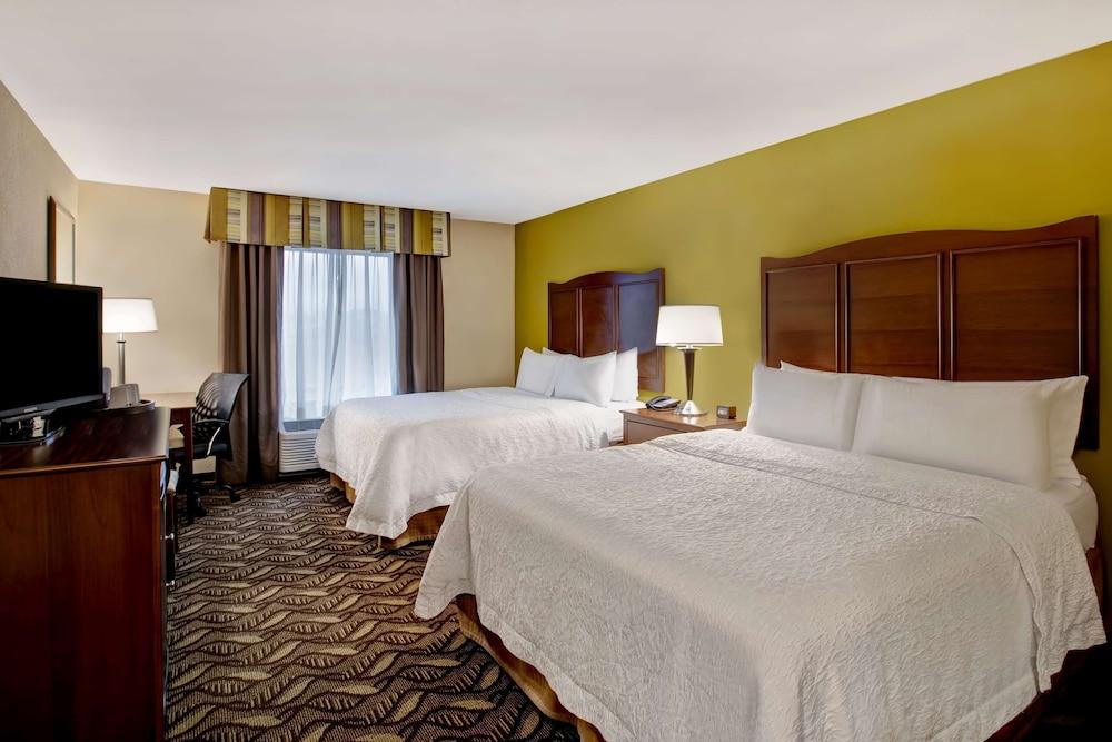 Hampton Inn DeKalb, IL photo 12