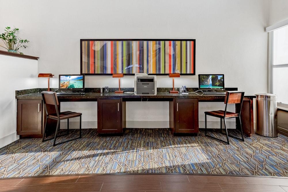 Holiday Inn Express Harlingen by IHG photo 41