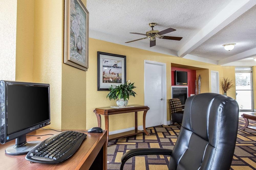 Econo Lodge Byron near Historic District - Warner Robins photo 18