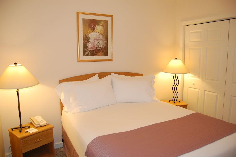 Microtel Inn & Suites by Wyndham Plattsburgh photo 6
