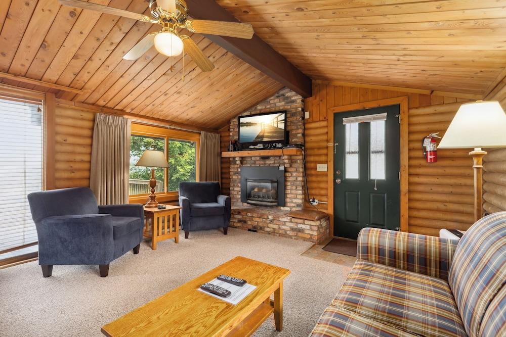 The Lodges at Breezy Point photo 70