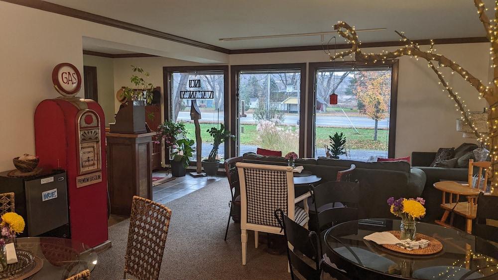 The Meadowlark Inn photo 3
