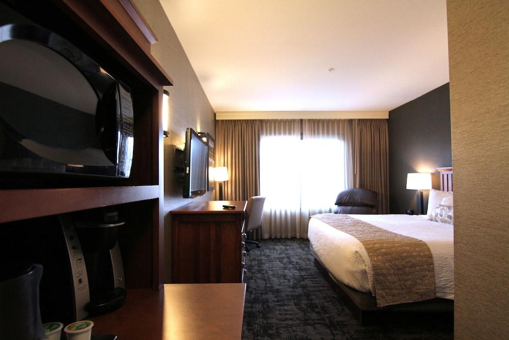 Casper C'mon Inn Hotel & Suites photo 7
