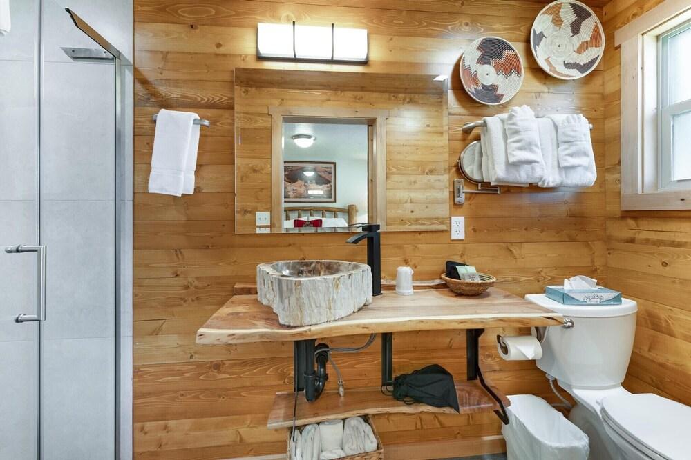 Stone Lizard Lodging photo 66